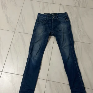 Replay Anbass - Har lite slitage på baksidan därav priset!!