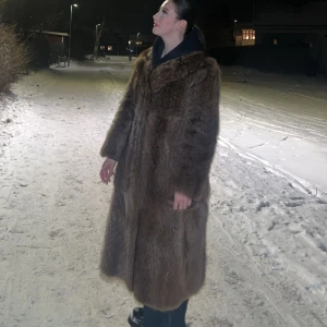 Pälskappa - Fin vintage pälskappa inköpt förra året 🤍 Passform: Storlek S-M  Modellens mått 168cm lång vikt 60kg 