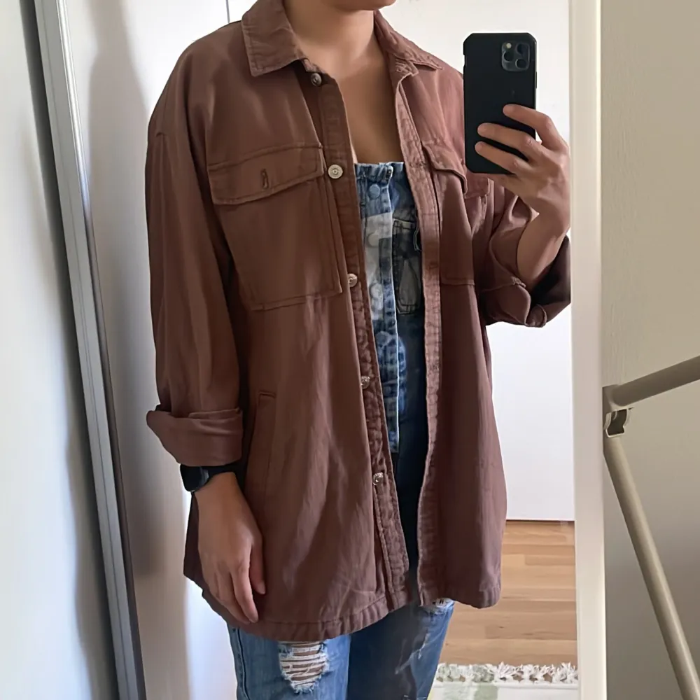 Denim brown jacket  Used in good condition . Jackor.