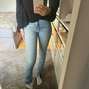 Jeans - Säljer dessa jätte fina jeans💕