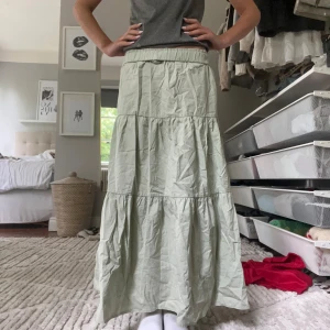 Grön långkjol  - Lång grön kjol💚