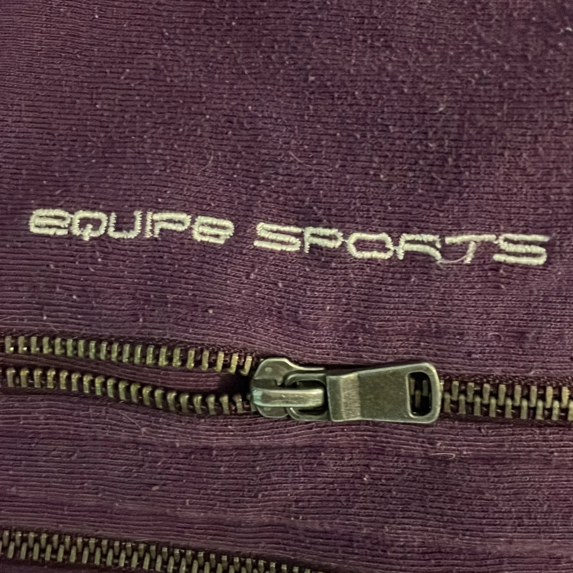 Lila tjocktröja  - 91