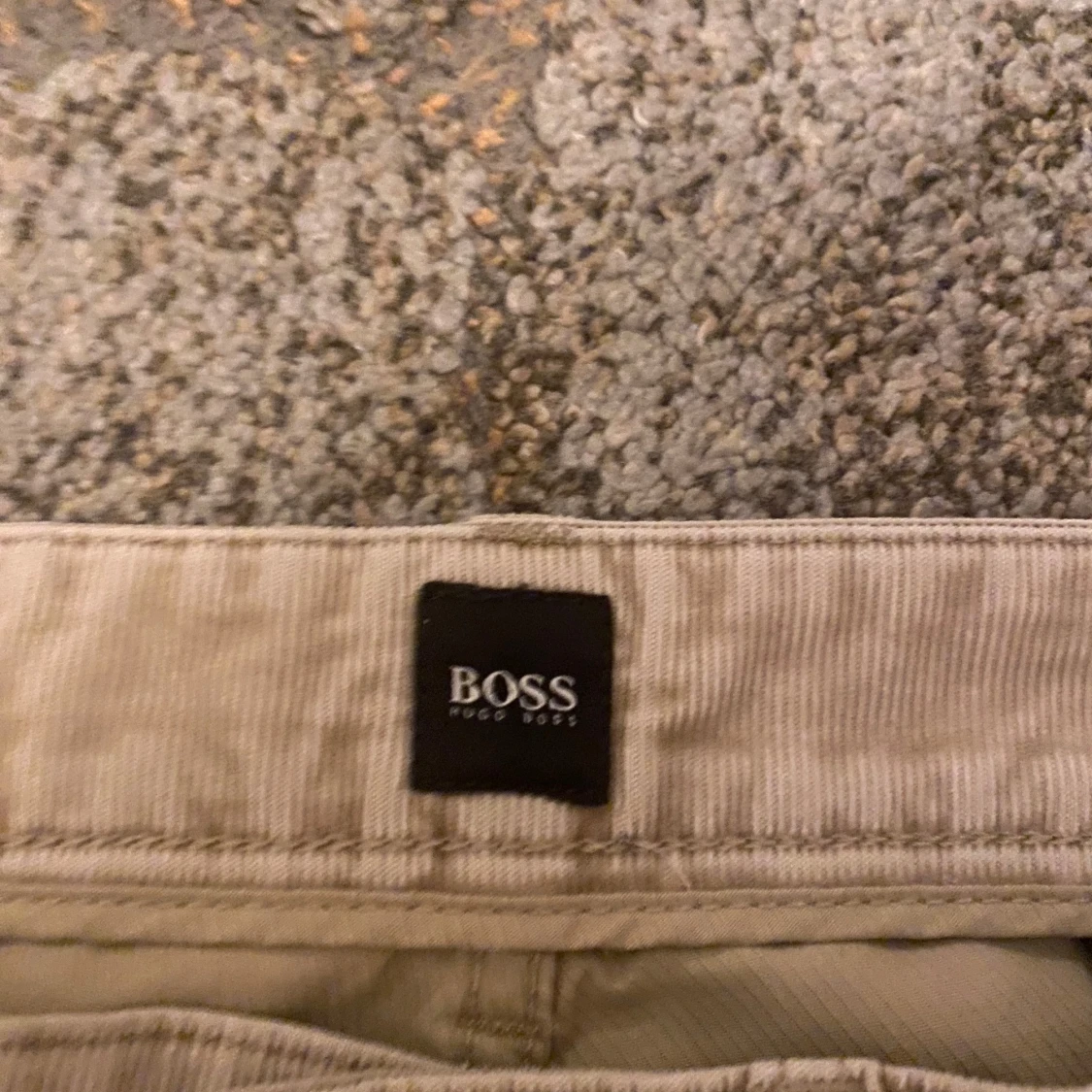 Beige byxor från Hugo Boss - 90