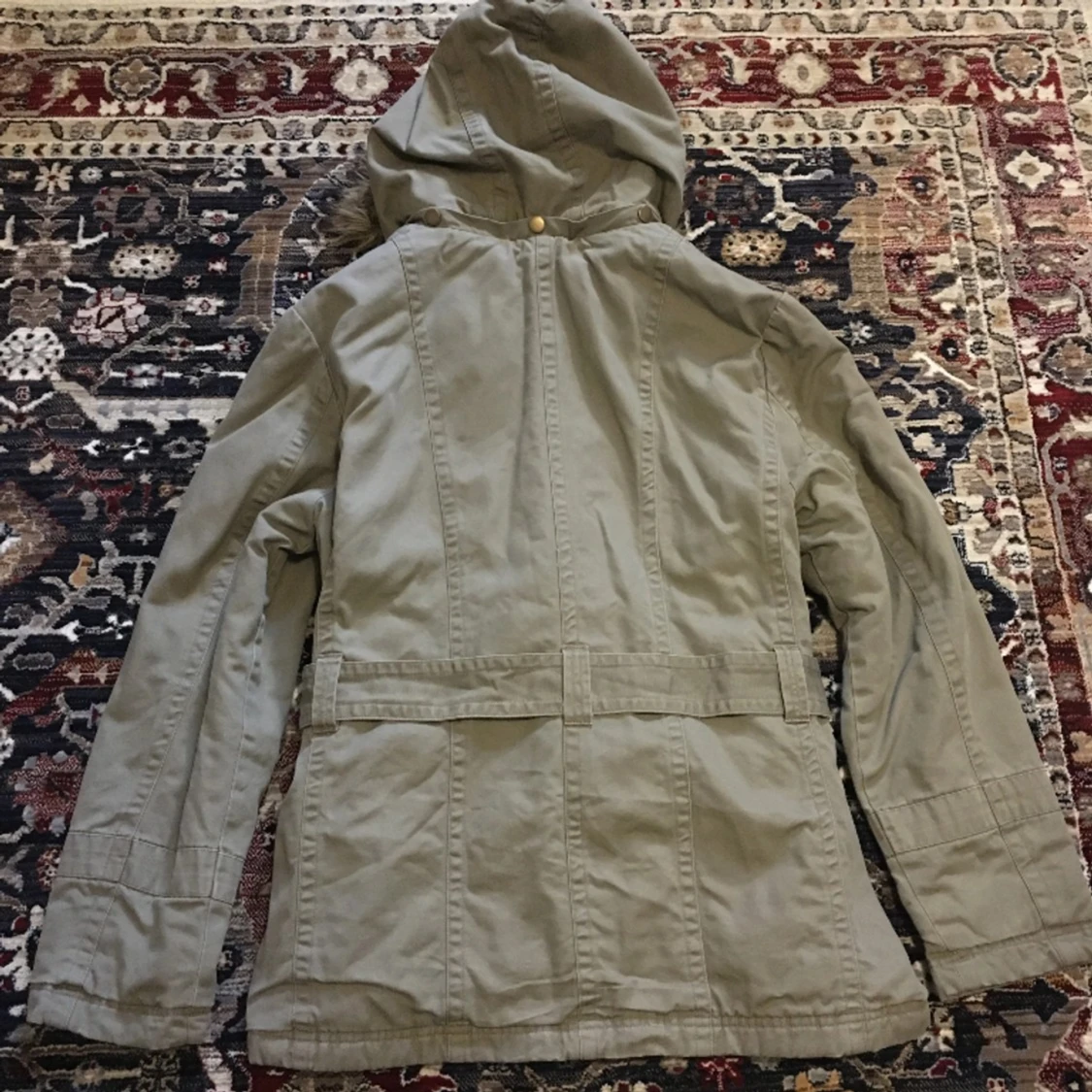 Olivgrön vårjacka/ pälsjacka  - 90