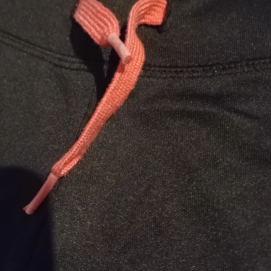 Svarta mjukisbyxor med snörning - 90