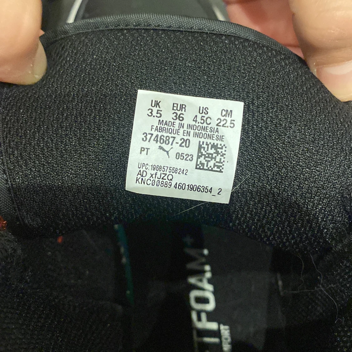 Svarta och röda sneakers från Puma - 93