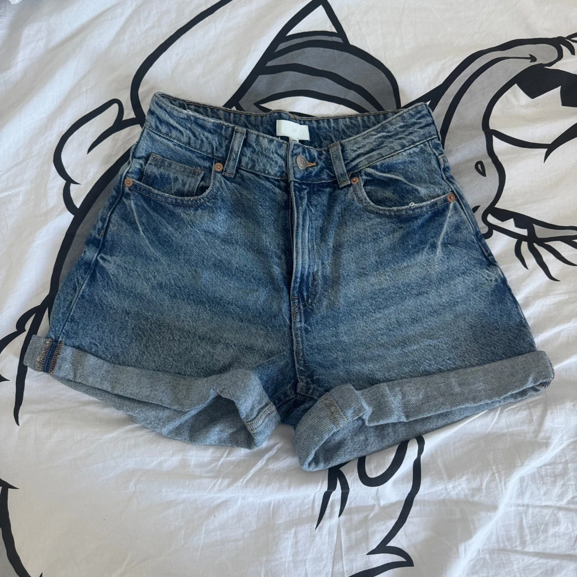 Blå jeansshorts från H&M