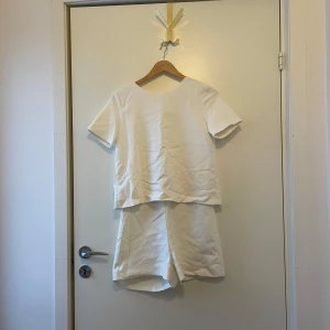 Vit byxdress från Zara - Vit byxdress från Zara