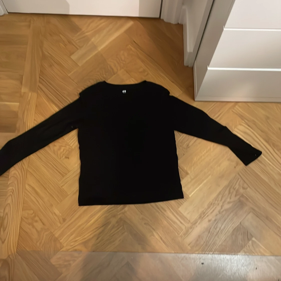 Svart långärmad tröja från H&M