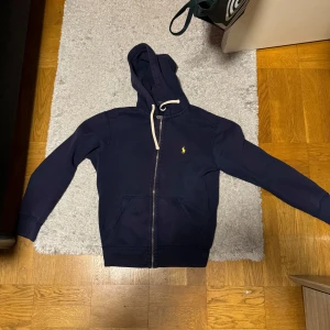 Ralph Laurent tröja - Hoodie Ralph Laurent blå S men passar M görs inte längre bra kvalite bra skick
