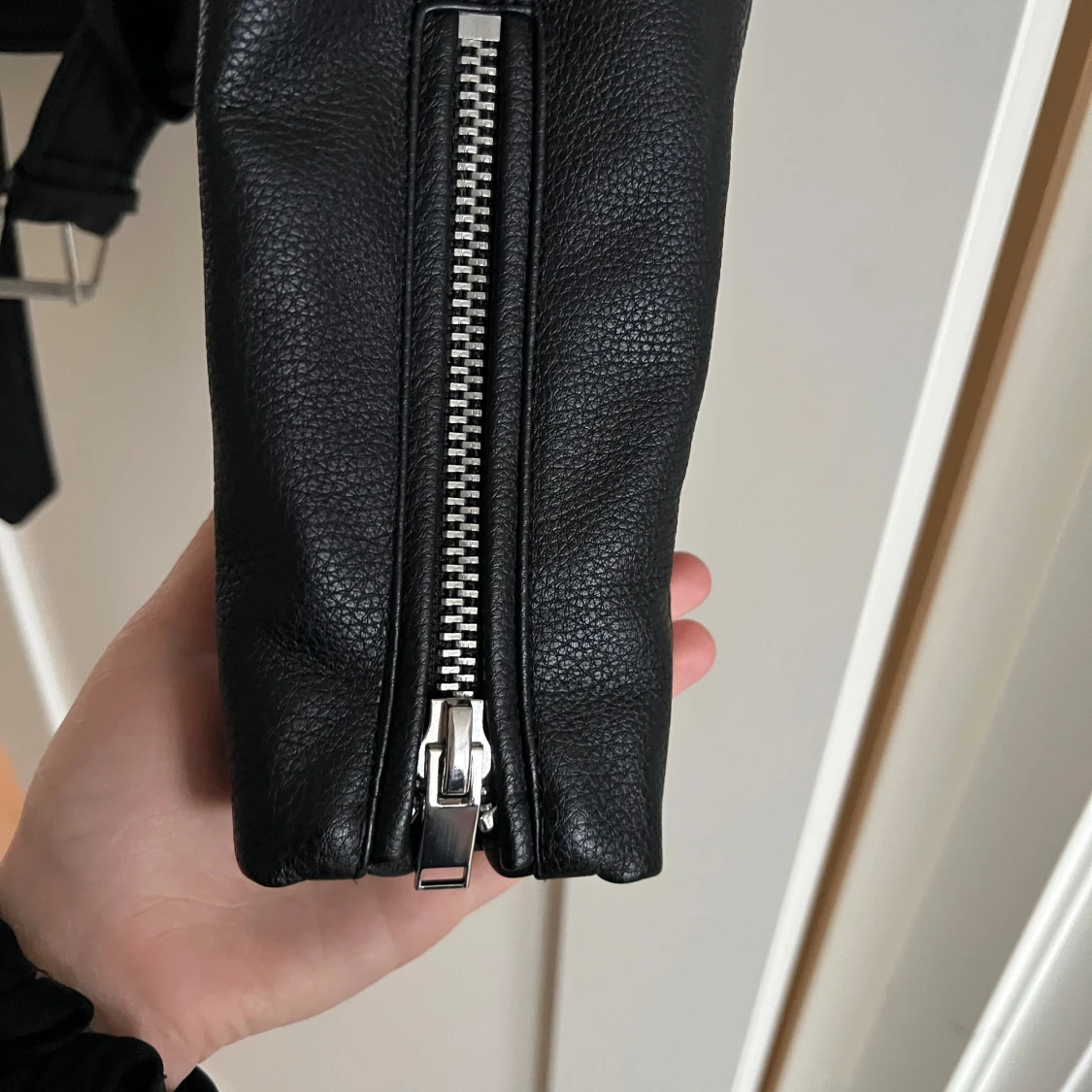 Skinnjacka ifrån Zara - 90