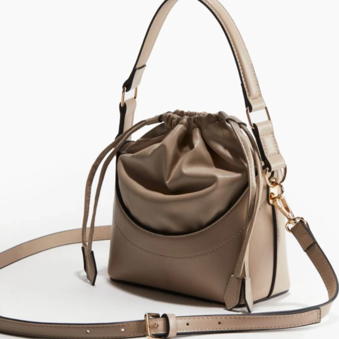 Beige axelväska med dragsko - 2