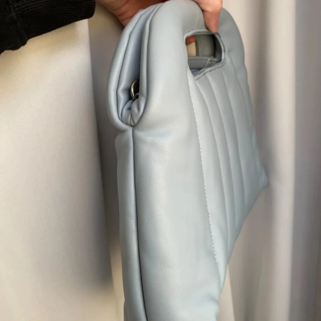 Ljusblå quiltad handväska - 90