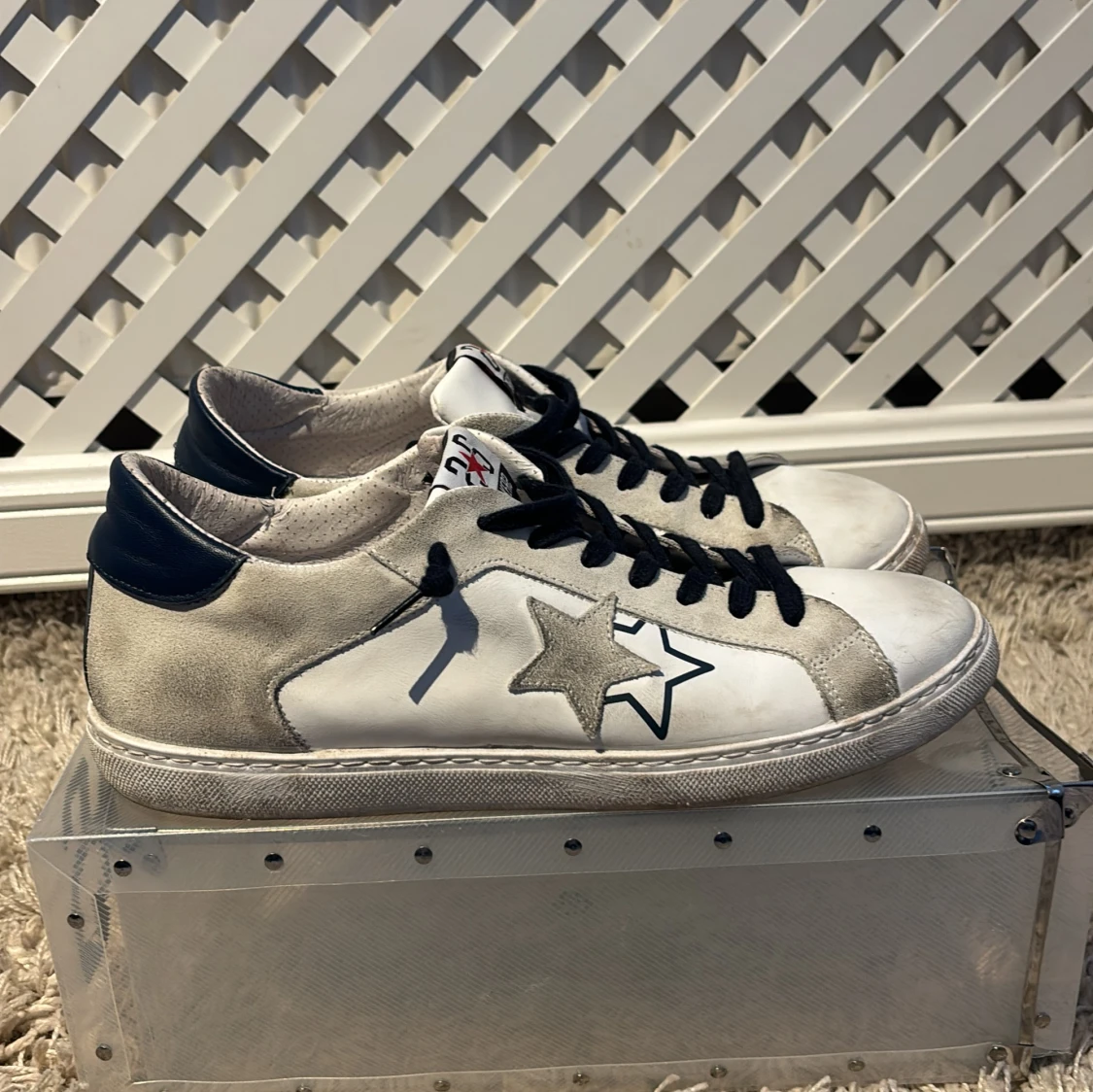 Vita sneakers från 2Star