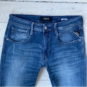 Replay Anbass  - Ett par feta Replay Anbass, knappt använda. Riktigt bra skick!!