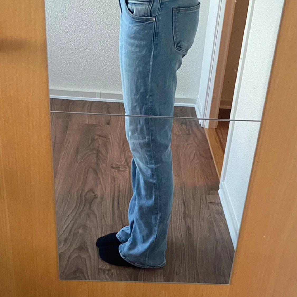 Blåa bootcut jeans 