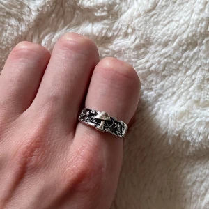 Ring - Söt ring med en svamp! Kan även skickas med frimärke 18 kr. Säljer massor av smycken, samfraktar gärna