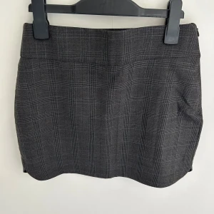 Rutig minikjol - Rutig mini kjol, perfekt till hösten