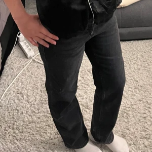 Svarta jeans - Jeans från svara som jag inte använder då jag har flera svarta jeans 