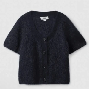 Söker cos kofta - Söker någon av dessa koftor från cos i S-L!!