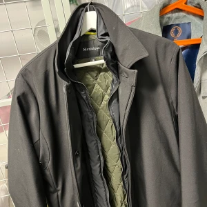 Trenchcoat Matinique M - Väldigt sparsamt använd, bra skick. Nypris ca 2800.