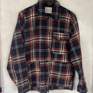 A days march  - Lite tjockar overshirt i storlek m perfekt för vår/höst