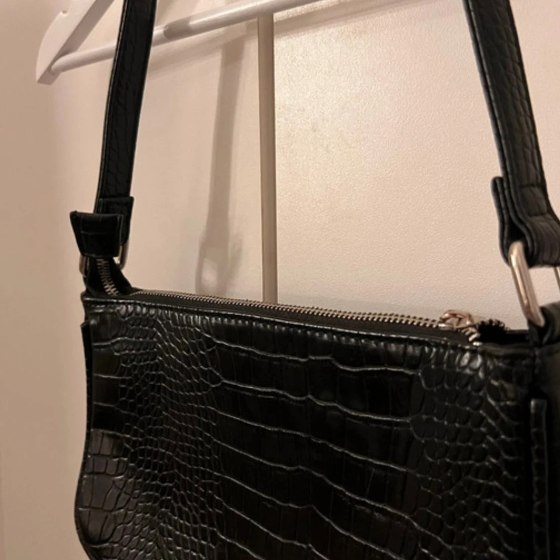 Svart axelväska  - 91