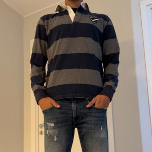 Polo Långsleeve Gant - Mycket fin gant långsleeve som har används försiktigt och har bra skick  