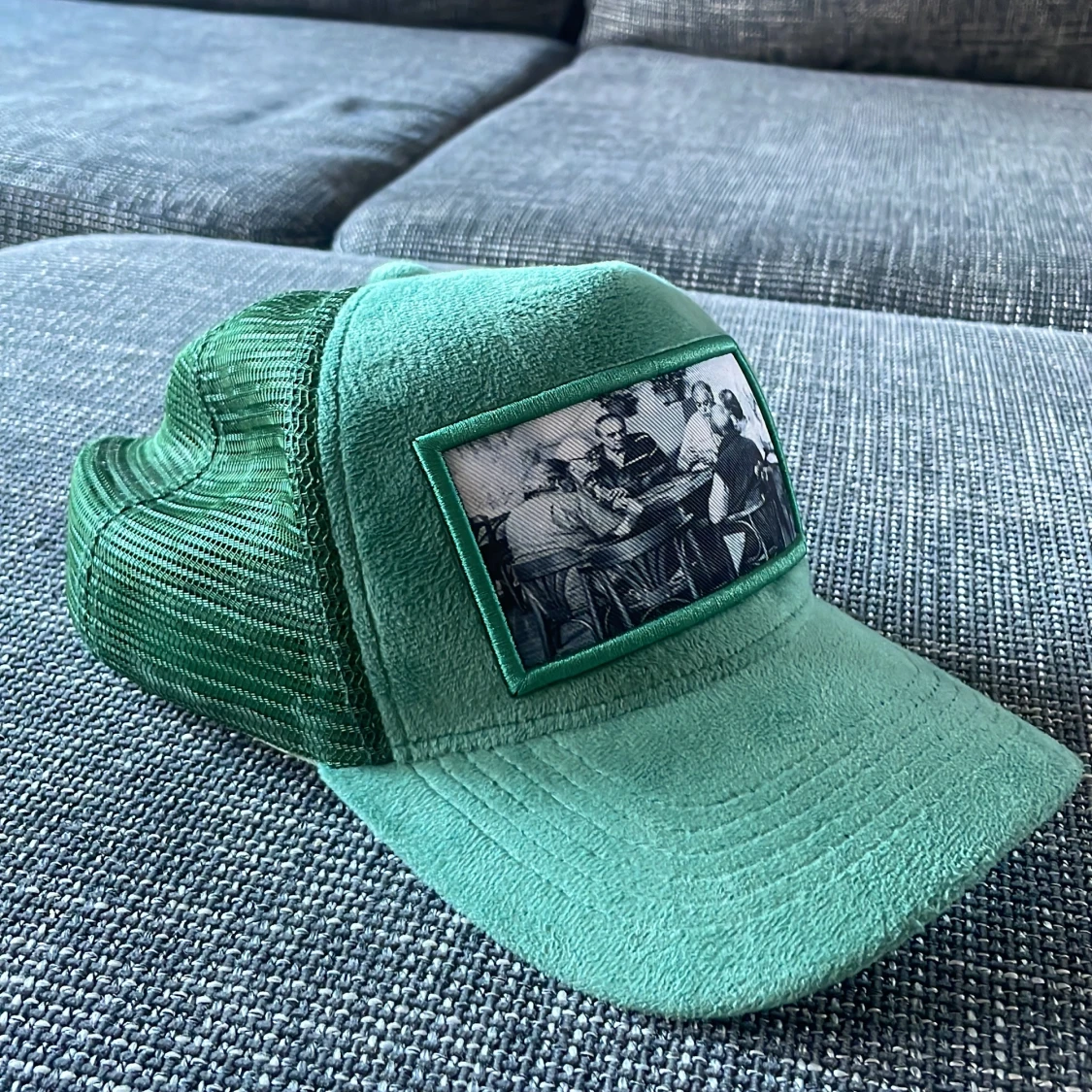 Grön keps med vintage-tryck - 92