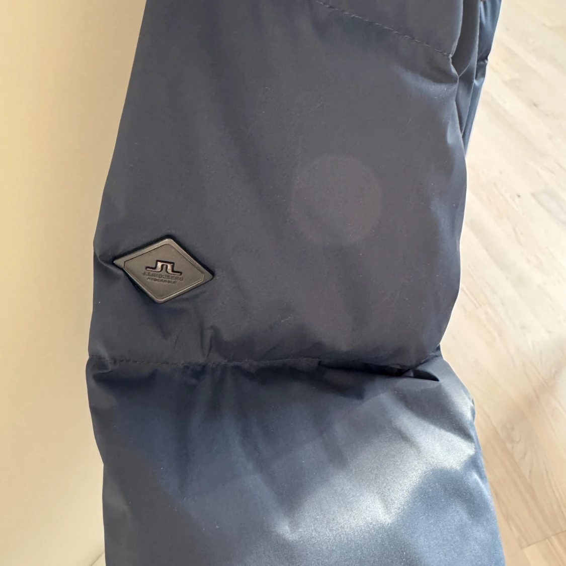 Svart pufferjacka från J.Lindeberg - 91