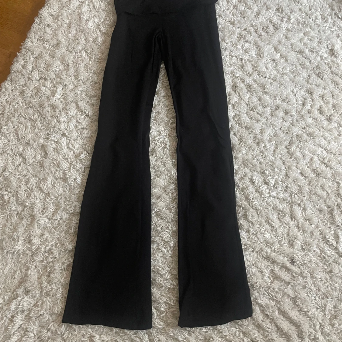 Svarta byxor från Gina Tricot