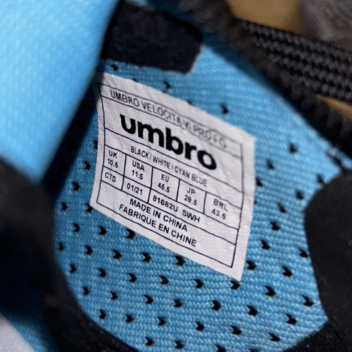 Svarta fotbollsskor från Umbro - 93