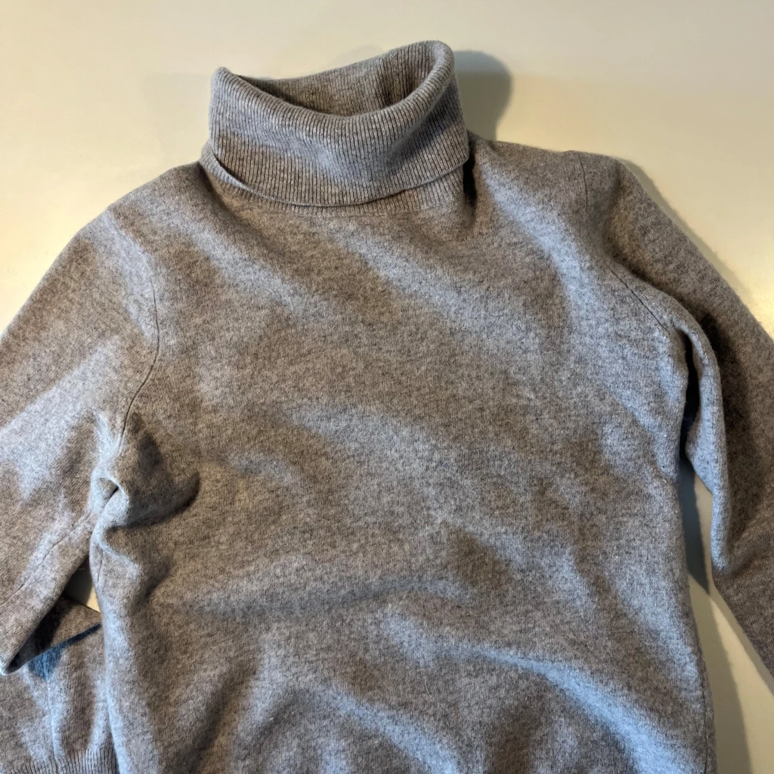 Grå polotröja från United Colors of Benetton