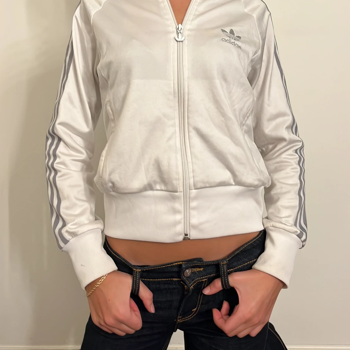 Vit träningsjacka från Adidas