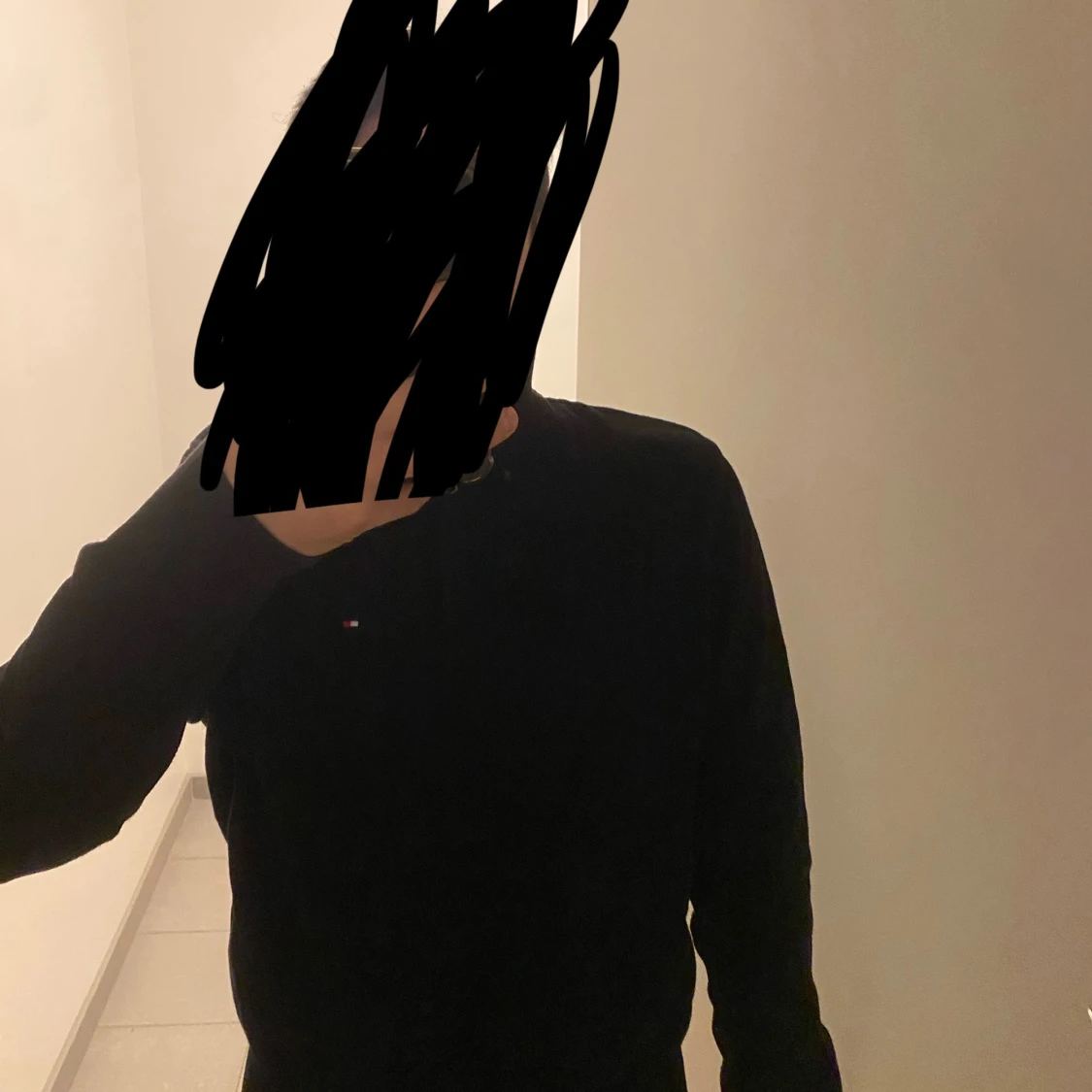 Svart tröja från Tommy Hilfiger - 91