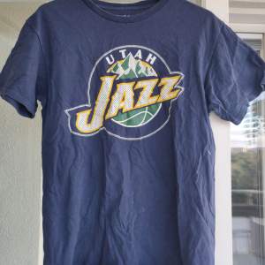 Cool nba t shirt. Storlek medium herr