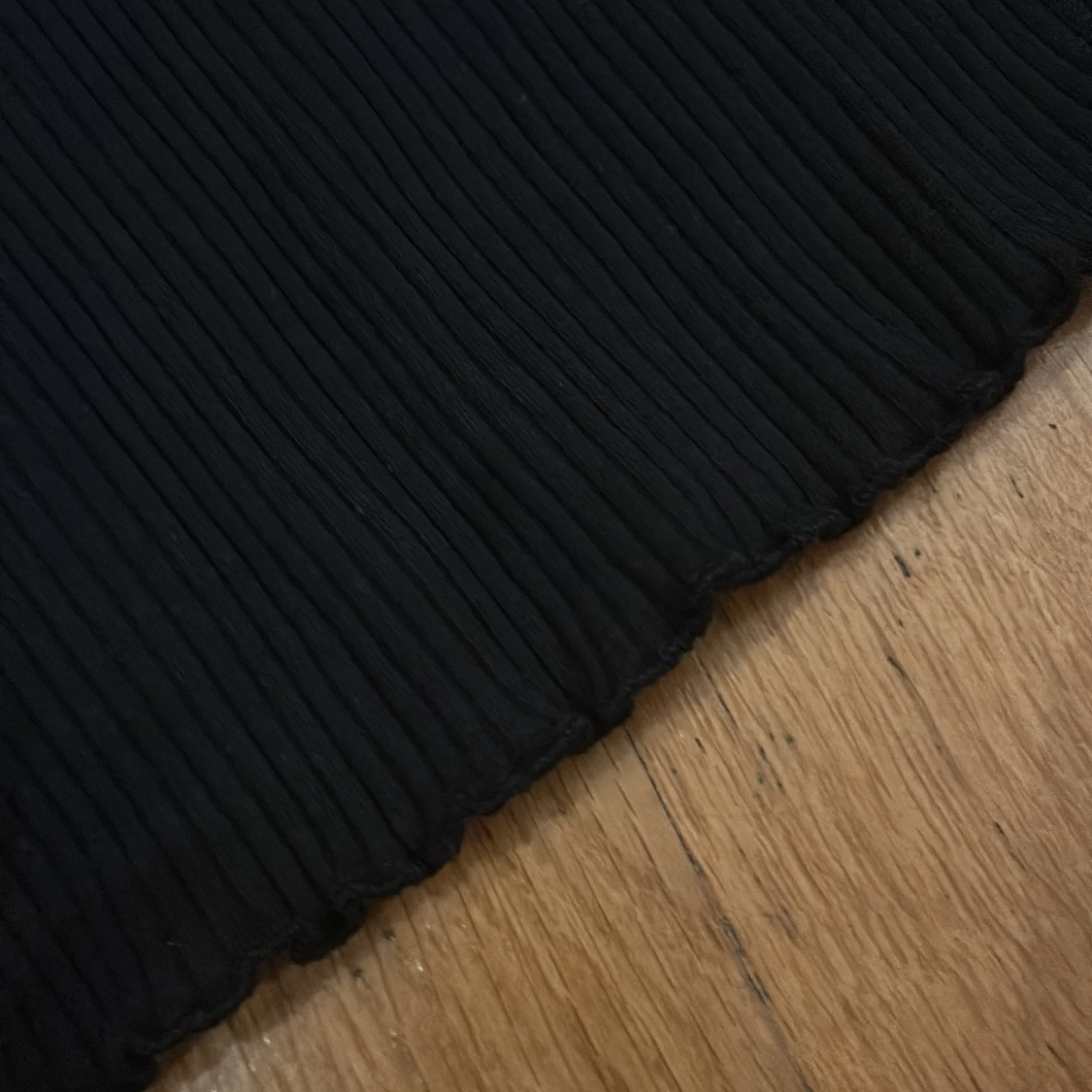 Svart ribbad topp från Stories - 91