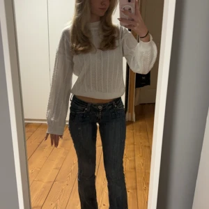 Intressekoll  - Intressekoll på denna skiiiiit snygga tröjan perfekt nu till hösten. Så snygg och passar till allt. Inte helt säker på om jag vill sälja den men tänkte kolla intresset på den💗