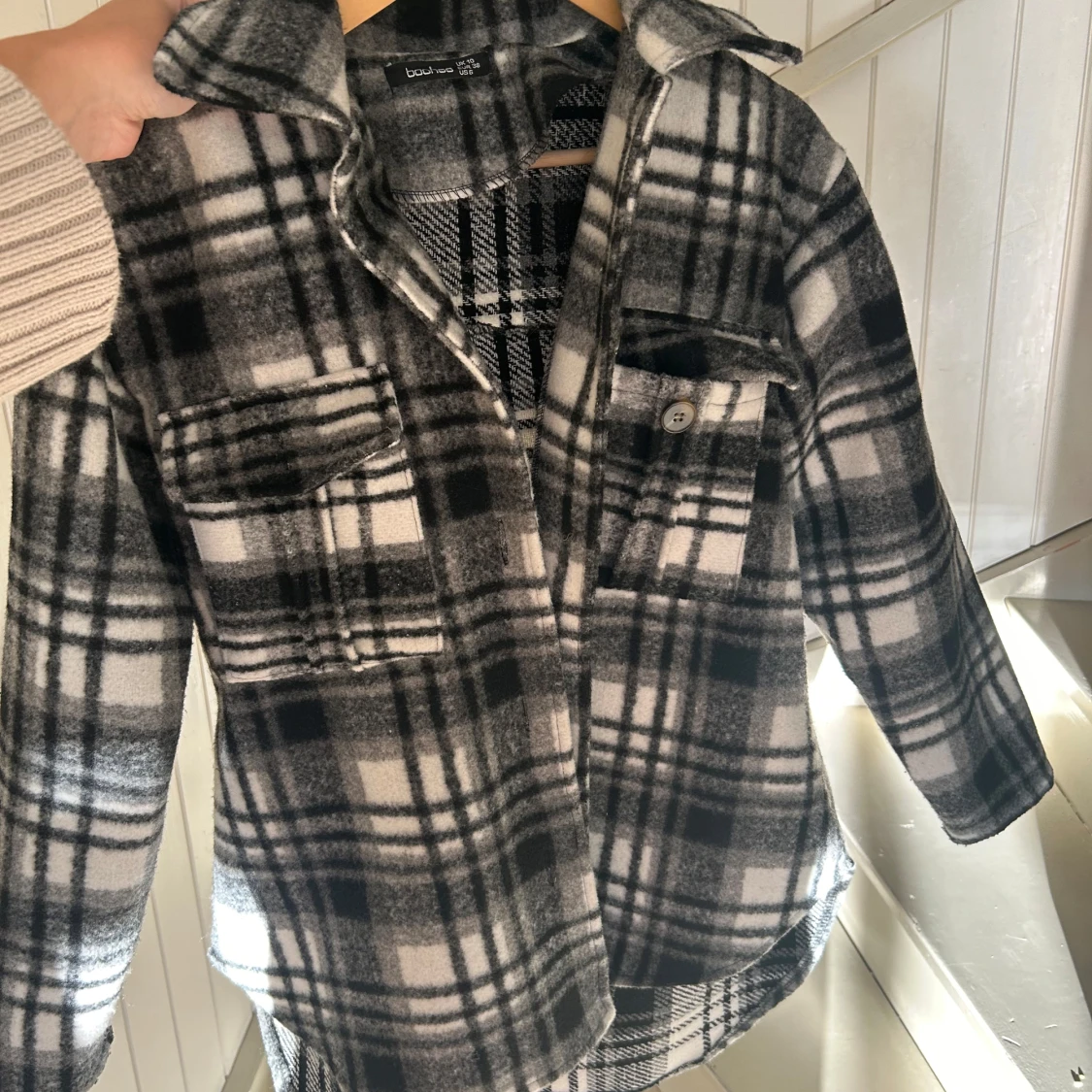 Rutig overshirt från Boohoo
