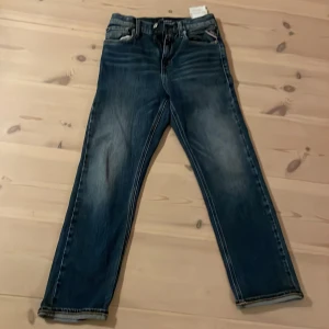 Replay jeans THAD - Replayjeans för junior. Strl 10A. Lite använda och som nya. 