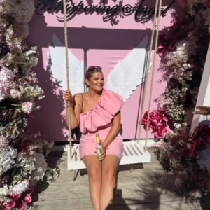 Rosa klänning - Från H&M i storlek L. Använd 1 gång!