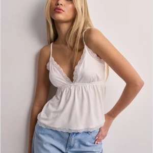 Sommrig topp - Jättefin söt topp. Aldrig använd, inga defekter skriv för frågor💗