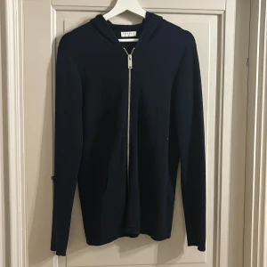 Sandro hoodie - Skick 5/10 Sitter som en S