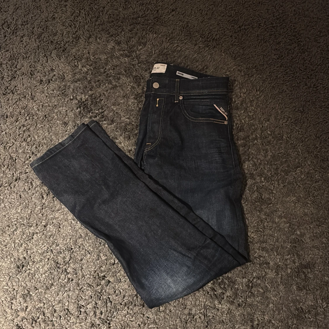 Mörkblå jeans från Replay - 90