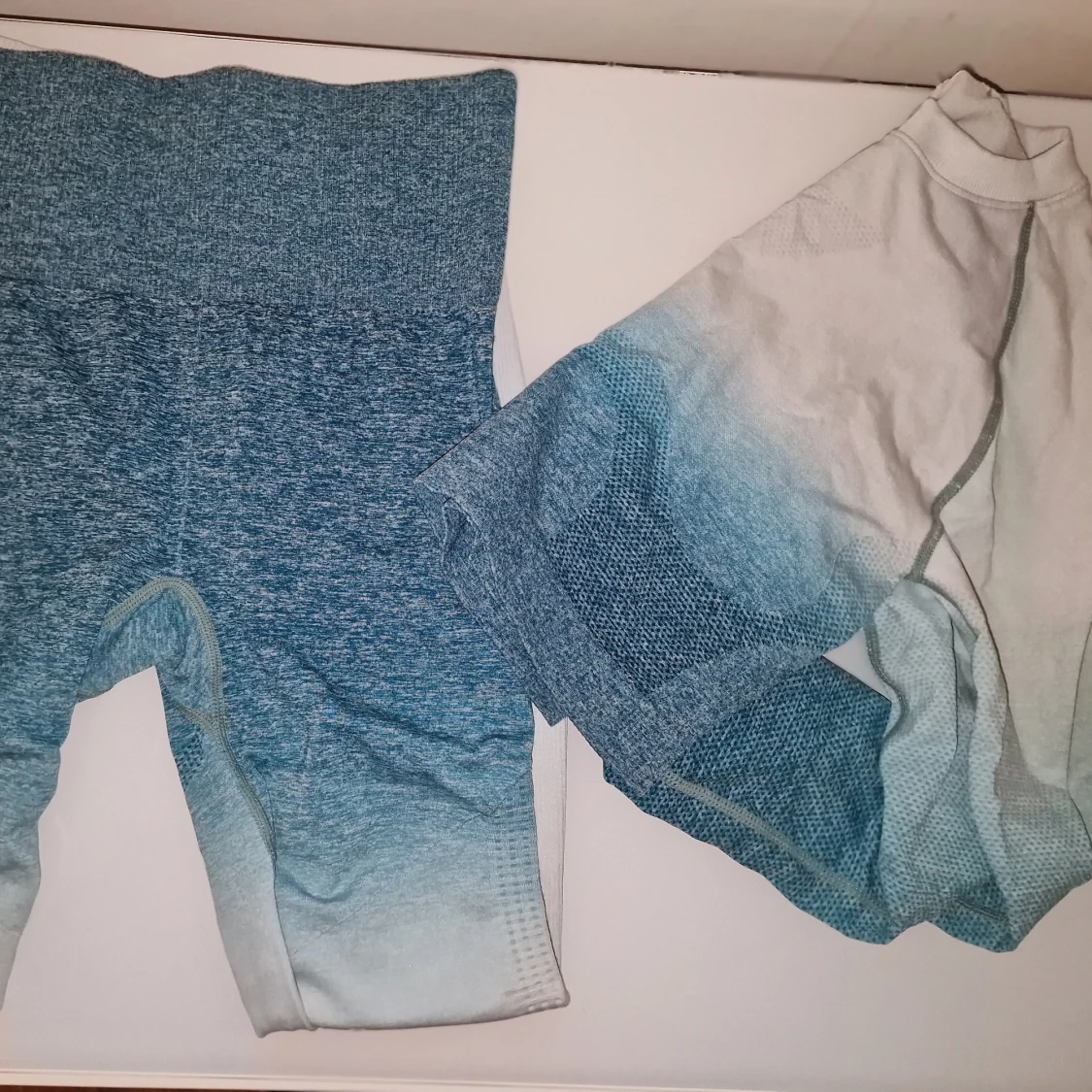 Blå/vit ombre träningstopp och leggings - 91