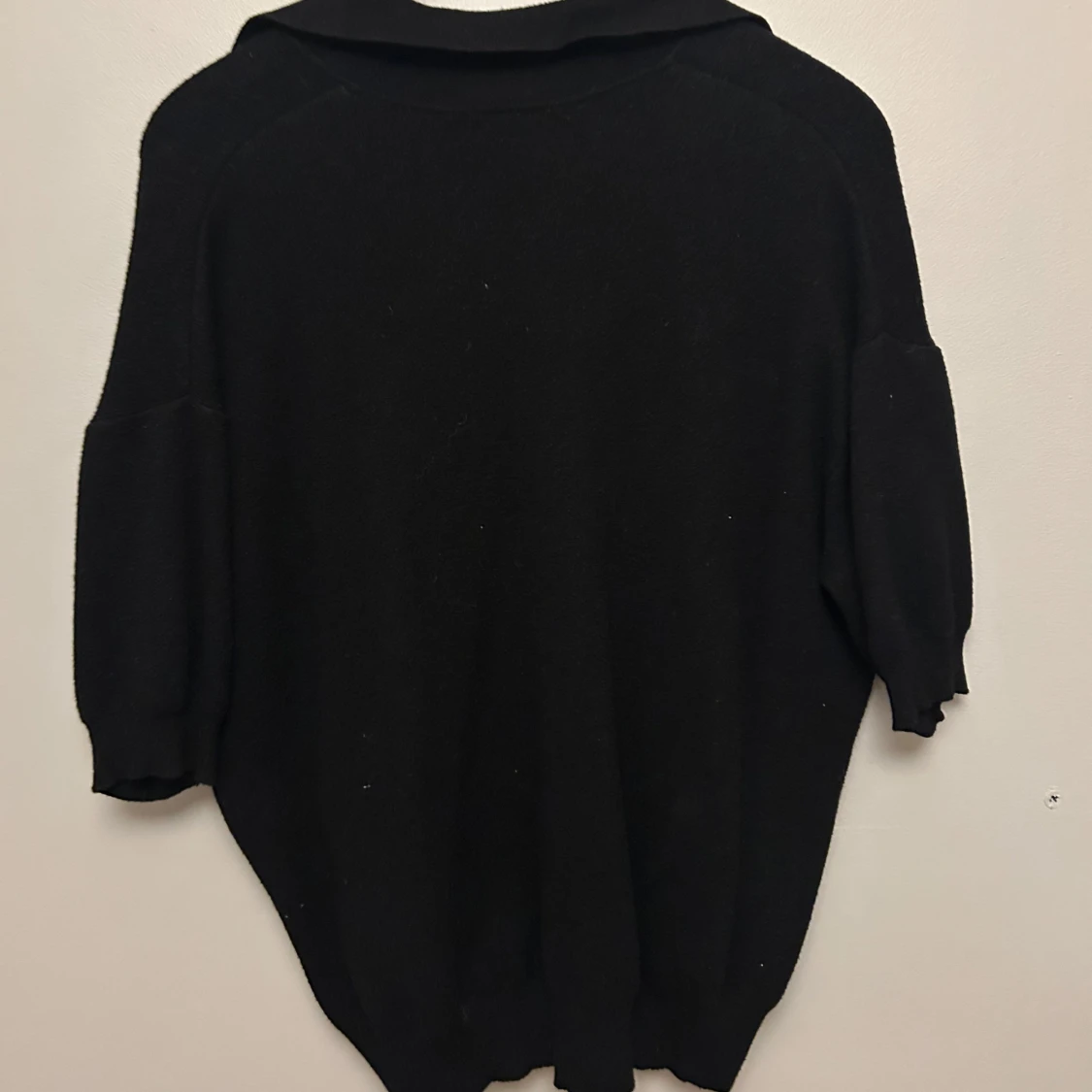 Svart tröja  - 90