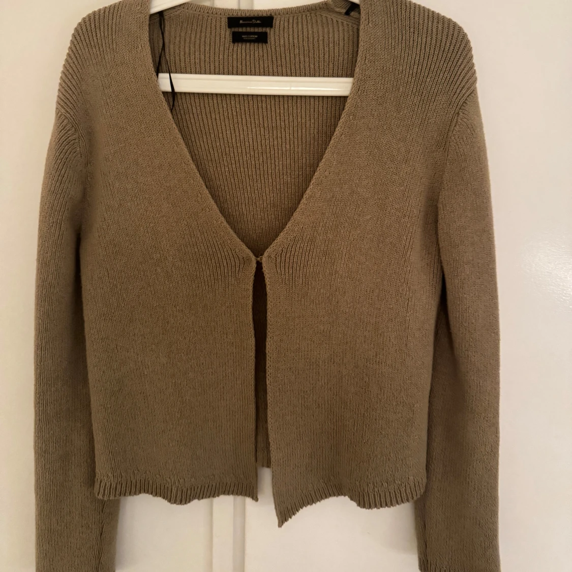 Beige stickad kofta från Massimo Dutti - 90