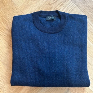 Merino tröja från sand - Jag säljer den här superfina merino tröjan från Sand, den har såklart inga defekter, storleken är M fast sitter som S. Fraktar samma dag.