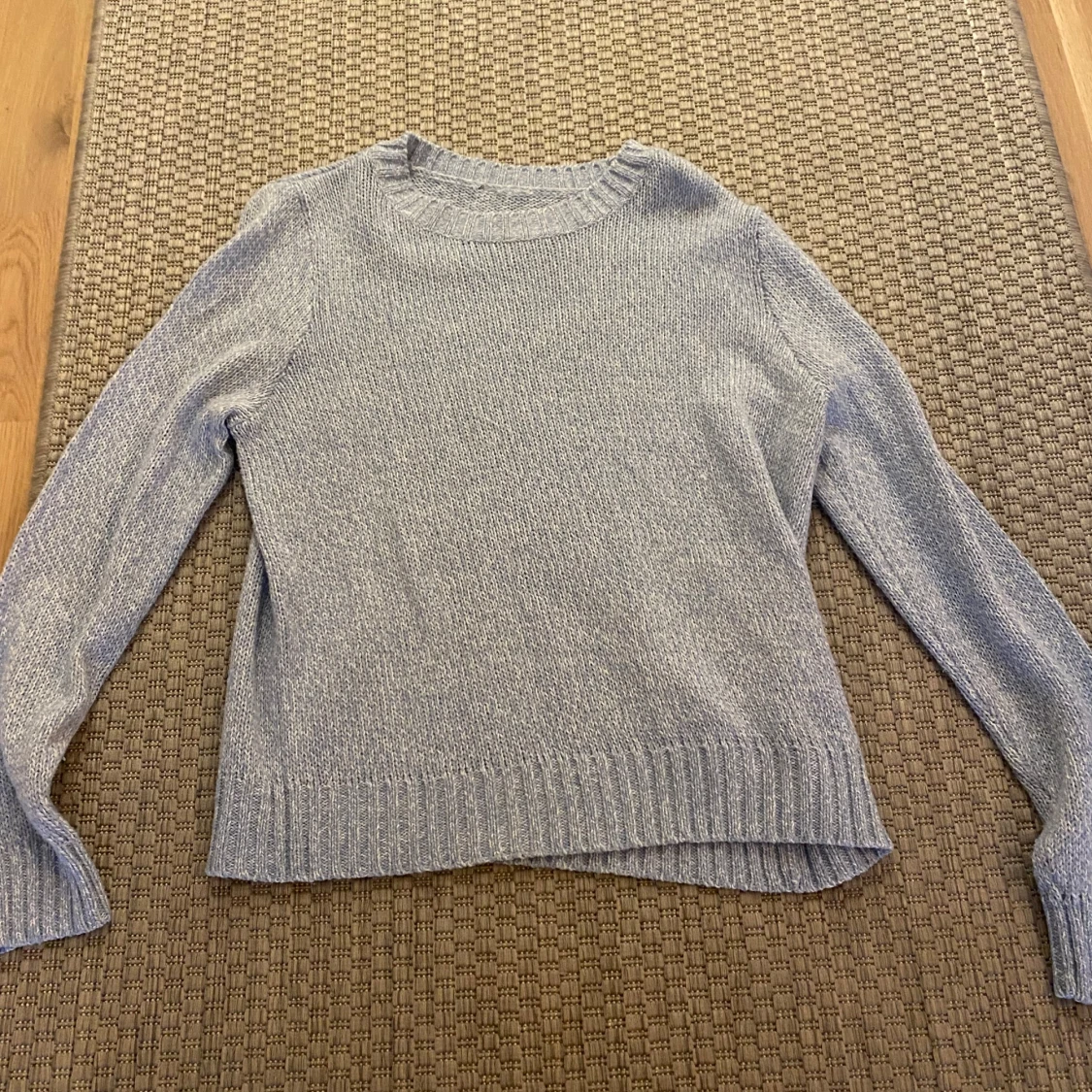 Ljusblå stickad tröja - 90