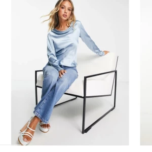 Satin topp blå 💙 - Jättefin, helt oanvänd satintopp i storlek 36 💙